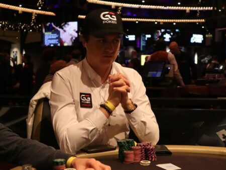 One of the most popular poker streamers is back on Twitch! 