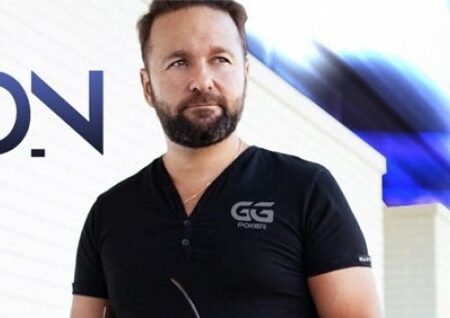 Daniel Negreanu signs with GGPoker!