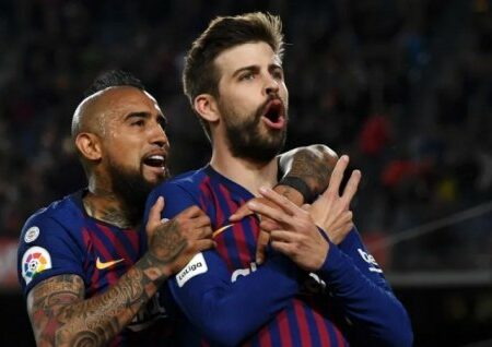 Barcelona stars Gerard Pique and Arturo Vidal won more than €500,000 in cash prizes in a poker tournament