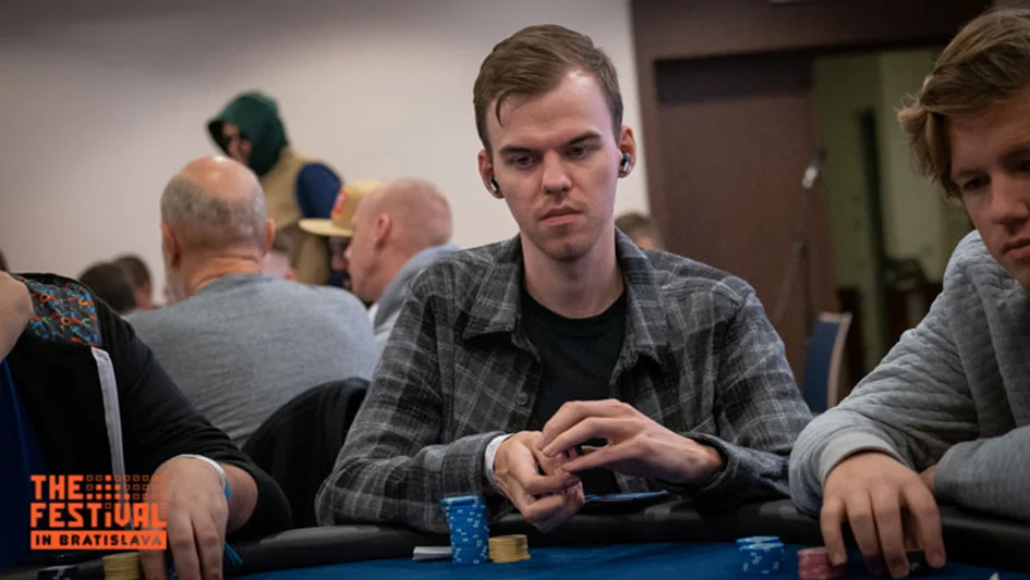 16 Players Left in The Festival Main Event – Play Continues at 14.00 CET